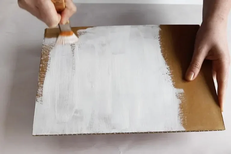 Wie besprüht man Pappe